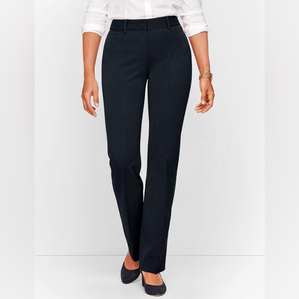 LN TALBOTS BARELY BOOT PANTS. SO COMFORTABLE BI-STRETCH FABRIC. 27” INSEAM.